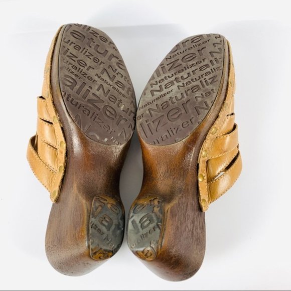 Naturalizer Basketweave Tan Clog Heel Sandals - Picture 5 of 6
